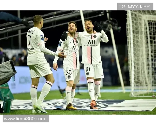 足球巨星争锋：梅西、C罗、内马尔与姆巴佩的时代对决