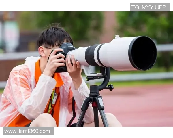 足坛巨星同台综艺畅聊赛场内外故事引爆全场热议 足坛巨星同台综艺畅聊赛场内外故事引爆全场热议