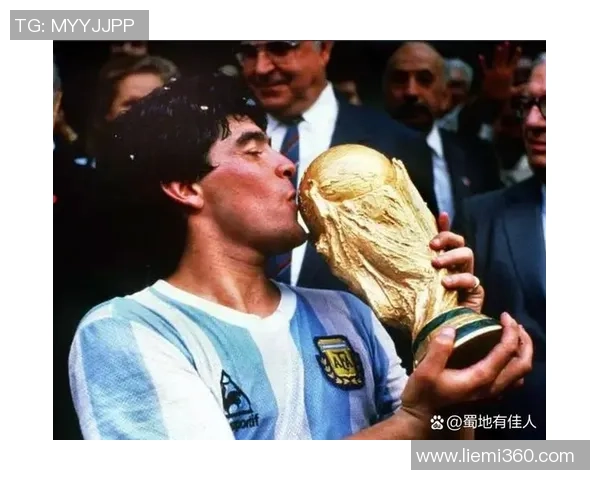 阿根廷足球巨星证件照曝光 展现独特魅力与球场气质