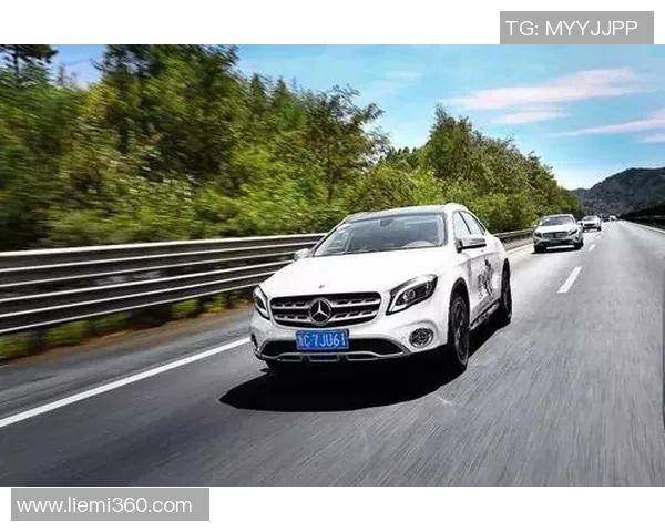 足球球星化身司机带领球迷体验极速驾驶感受开启全新挑战之旅 足球球星化身司机带领球迷体验极速驾驶感受开启全新挑战之旅